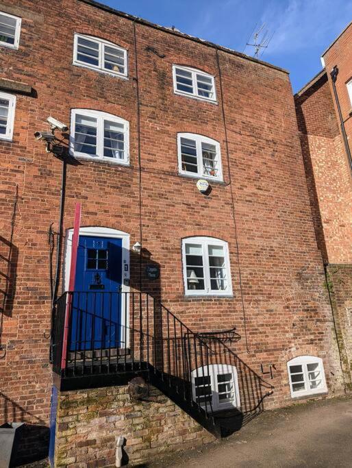 فيلا Zeppelin House - Riverside 18Th Century Townhouse بيودلي المظهر الخارجي الصورة
