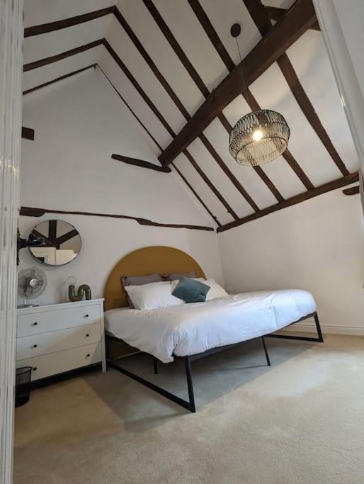 فيلا Zeppelin House - Riverside 18Th Century Townhouse بيودلي المظهر الخارجي الصورة