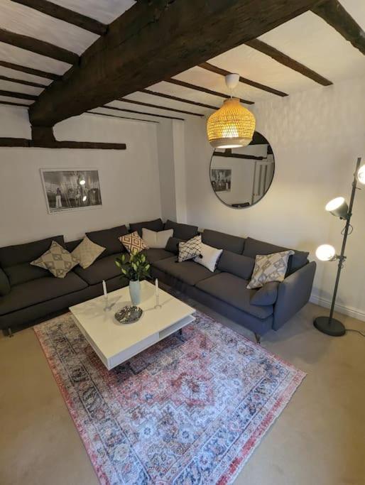فيلا Zeppelin House - Riverside 18Th Century Townhouse بيودلي المظهر الخارجي الصورة